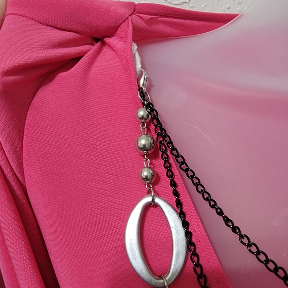 Hot pink blouse with necklace - Picture 6 of 6